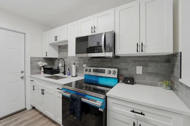 3 of 24 - 1382 9th Street, West Palm Beach, FL