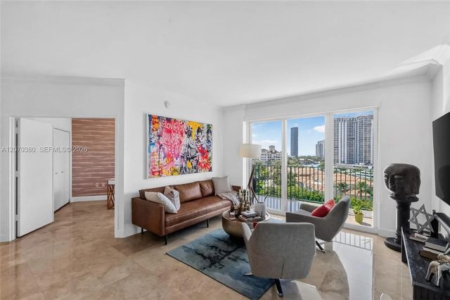 19900 E Country Club Drive #805, Aventura