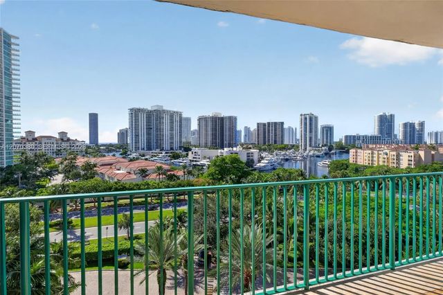 5 of 17 - 19900 E Country Club Drive #805, Aventura, FL
