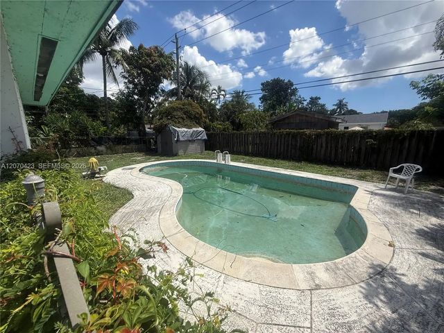 2 of 3 - 1464 Sw 28th Way, Fort Lauderdale, FL
