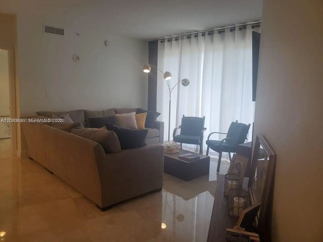 5 of 20 - 19900 E Country Club Drive #607, Aventura, FL