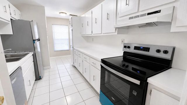 7345 W 4th Avenue #402, Hialeah