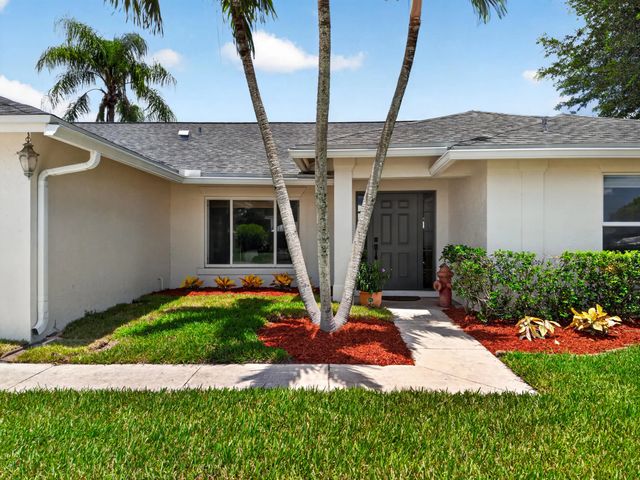 5 of 58 - 13708 Folkestone Circle, Wellington, FL