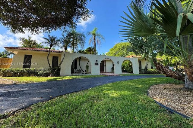 2 of 39 - 7190 Sw 100th Street, Pinecrest, FL
