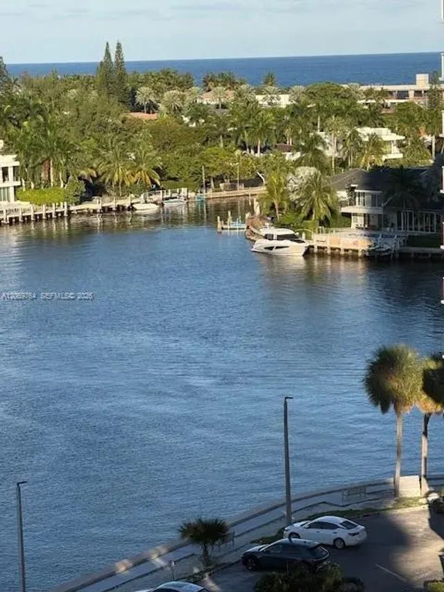 20505 E Country Club Drive #1036, Aventura