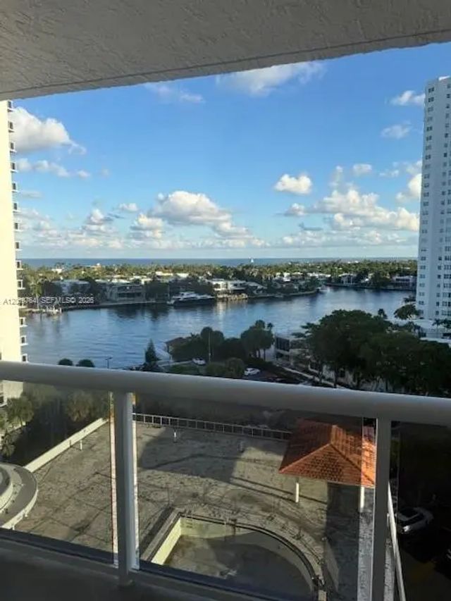 2 of 50 - 20505 E Country Club Drive #1036, Aventura, FL
