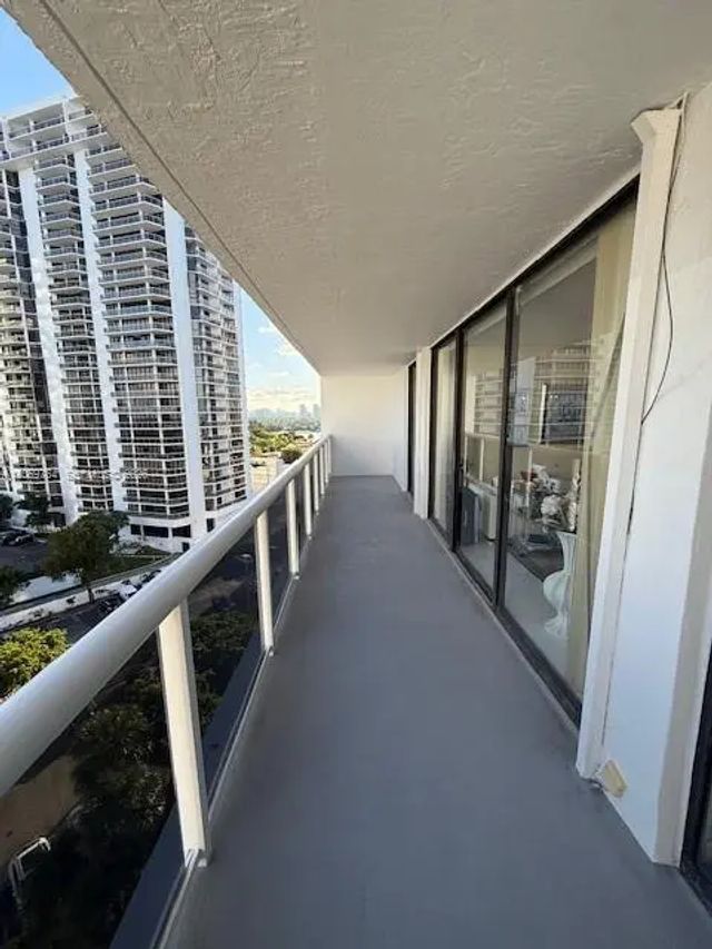3 of 50 - 20505 E Country Club Drive #1036, Aventura, FL