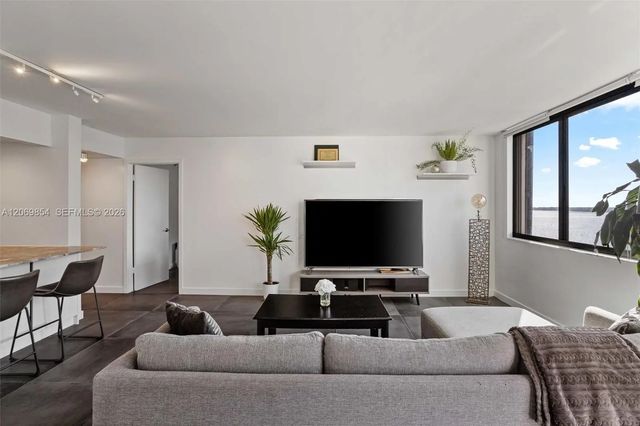 3 of 46 - 540 Brickell Key Drive #1519, Miami, FL