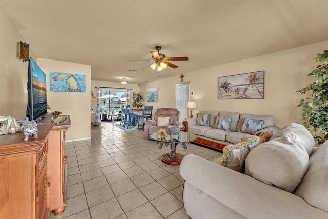 4 of 42 - 515 Nw Twylite Terrace, Port St. Lucie, FL