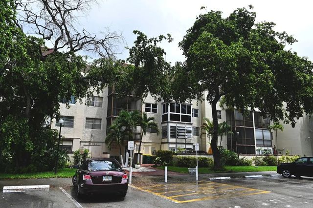3 of 8 - 1681 Nw 70th Avenue #402, Plantation, FL