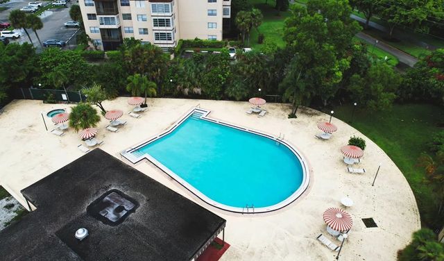 5 of 8 - 1681 Nw 70th Avenue #402, Plantation, FL