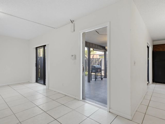 5 of 24 - 6345 Red Pine Lane #a, Greenacres, FL