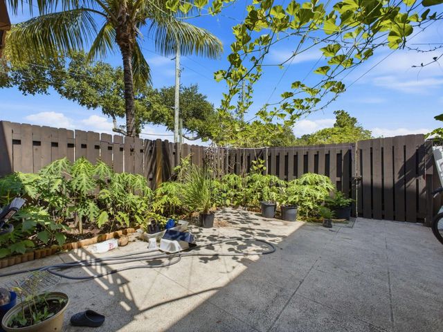 3 of 16 - 2248 White Pine Circle #a, Greenacres, FL