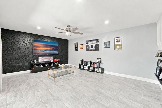 5 of 23 - 4165 Turnberry Circle #24, Lake Worth, FL