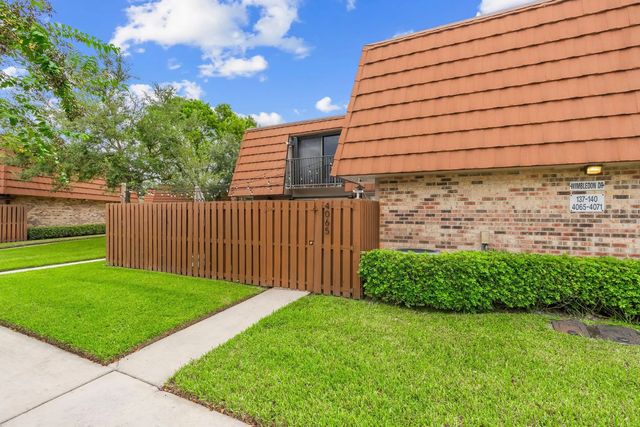 2 of 20 - 4065 Wimbledon Drive, Cooper City, FL