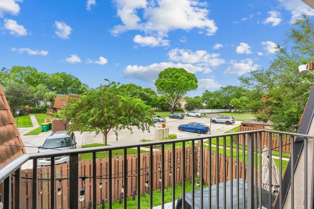 4 of 20 - 4065 Wimbledon Drive, Cooper City, FL