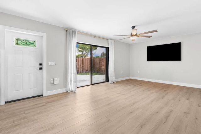 5 of 20 - 4065 Wimbledon Drive, Cooper City, FL