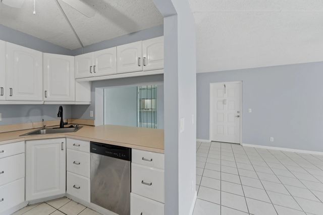 3 of 29 - 728 Sunny Pine Way #a1, Greenacres, FL