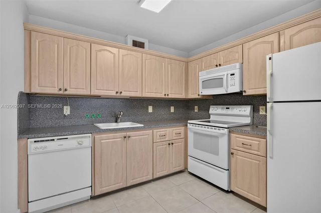 4 of 14 - 1903 Bermuda Circle #d2, Coconut Creek, FL