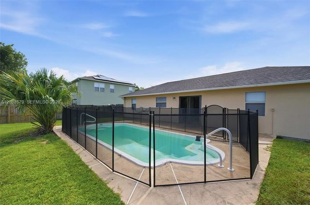 3 of 32 - 3321 Sw Frankford Street, Port St. Lucie, FL