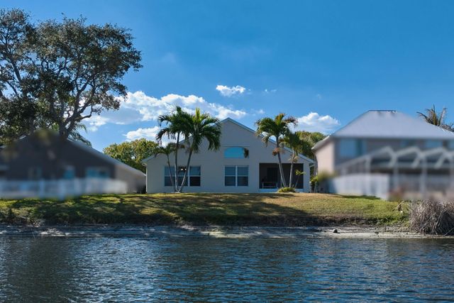 3 of 24 - 849 Nw Waterlily Place, Jensen Beach, FL