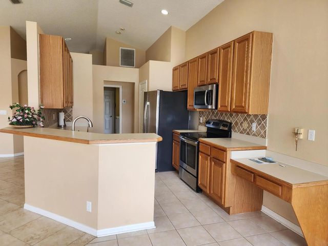 4 of 24 - 849 Nw Waterlily Place, Jensen Beach, FL