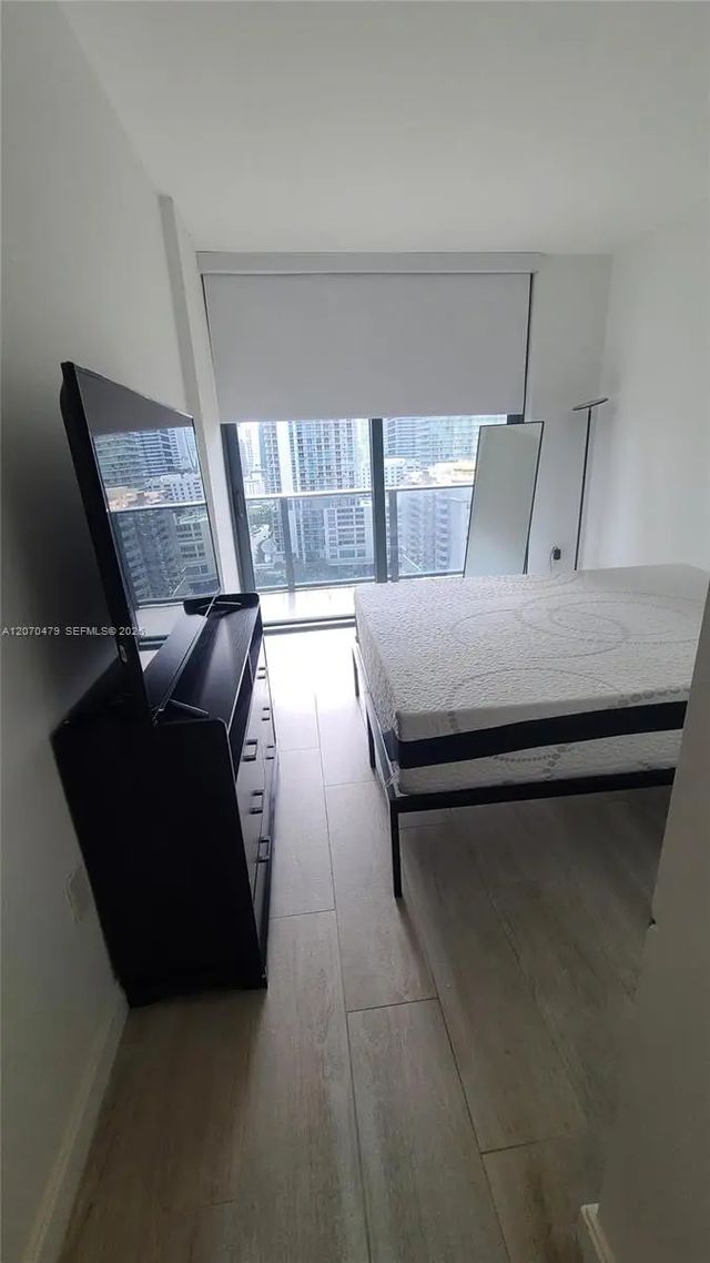 5 of 19 - 45 Sw 9th Street #1503, Miami, FL