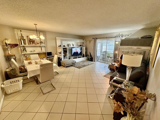 3 of 19 - 2251 Nw 48th Terrace #109, Lauderhill, FL