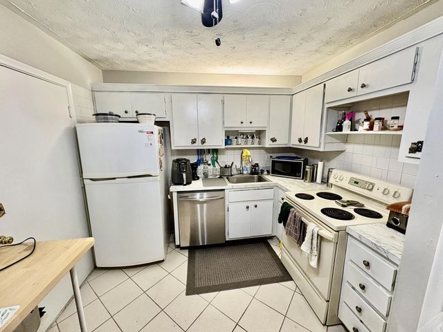 5 of 19 - 2251 Nw 48th Terrace #109, Lauderhill, FL