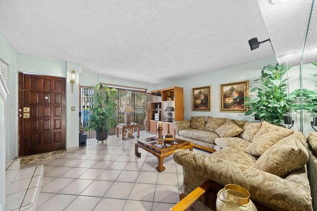3 of 25 - 16470 Ne 27th Place #35, North Miami Beach, FL