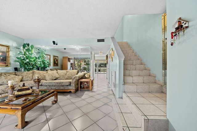 4 of 25 - 16470 Ne 27th Place #35, North Miami Beach, FL