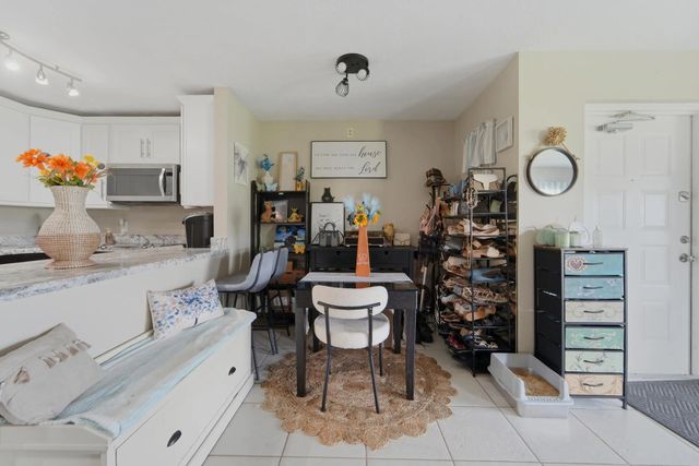 4 of 26 - 1013 Green Pine Boulevard #c2, West Palm Beach, FL
