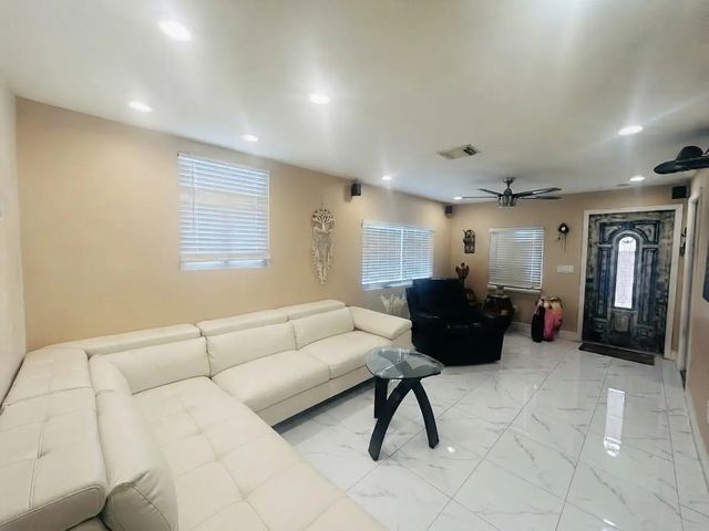 3 of 19 - 3718 Coconut Road #a, Palm Springs, FL