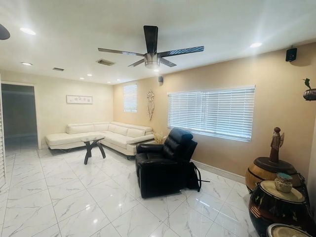 4 of 19 - 3718 Coconut Road #a, Palm Springs, FL