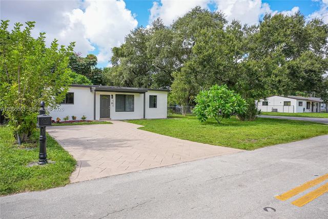 2 of 27 - 6336 Garfield Street, Hollywood, FL
