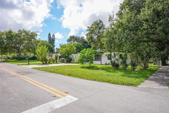 3 of 27 - 6336 Garfield Street, Hollywood, FL