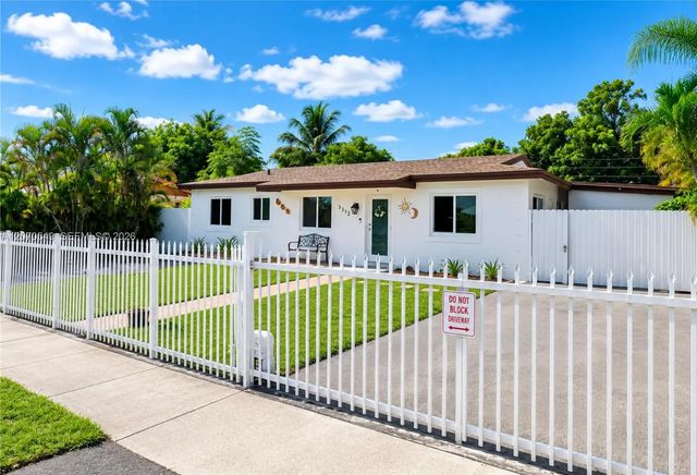 3 of 22 - 3312 Nw 182nd Street, Miami Gardens, FL