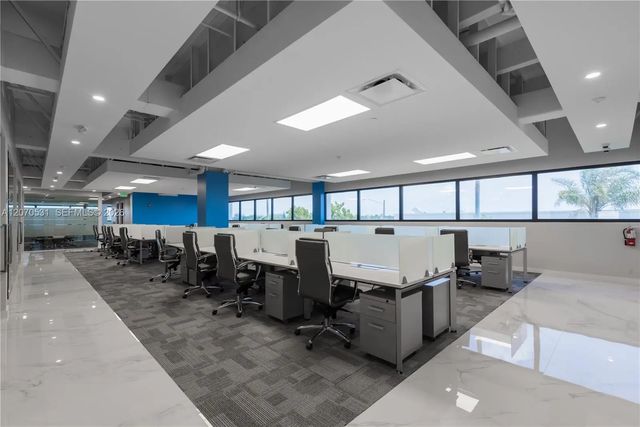 4 of 15 - 955 S Federal Highway, Fort Lauderdale, FL
