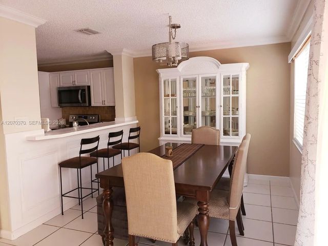3 of 19 - 223 Sw Maple Terrace, Davie, FL
