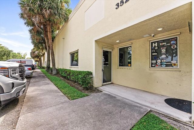 3 of 27 - 352 Tall Pines Road #g, West Palm Beach, FL