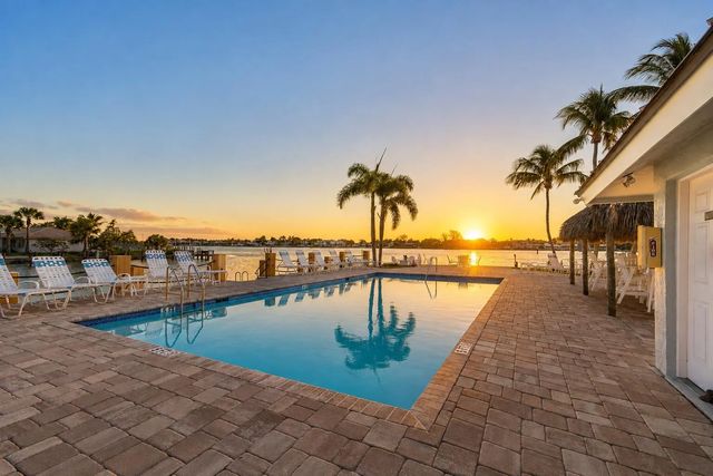 2 of 84 - 611 Ne 12th Terrace #2, Boynton Beach, FL