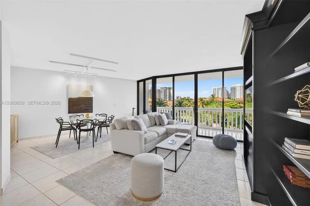 3 of 53 - 1000 Island Boulevard #405, Aventura, FL
