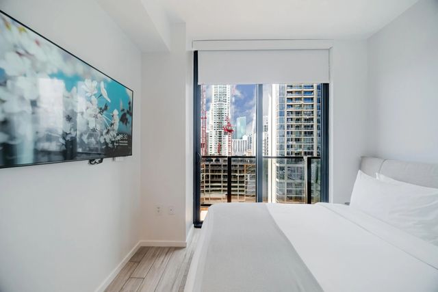 4 of 29 - 398 Ne 5th Street #1515, Miami, FL