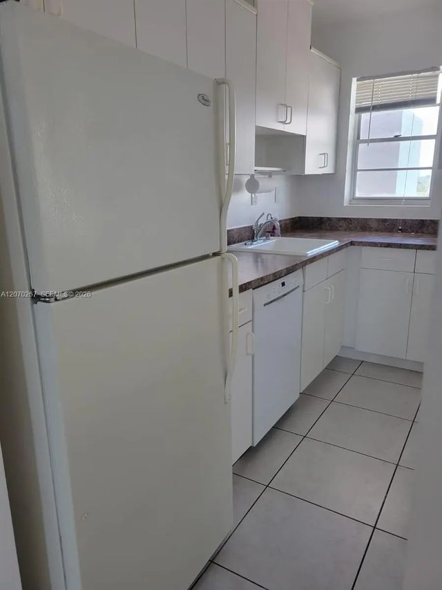 2 of 28 - 7620 Carlyle Avenue #604, Miami Beach, FL