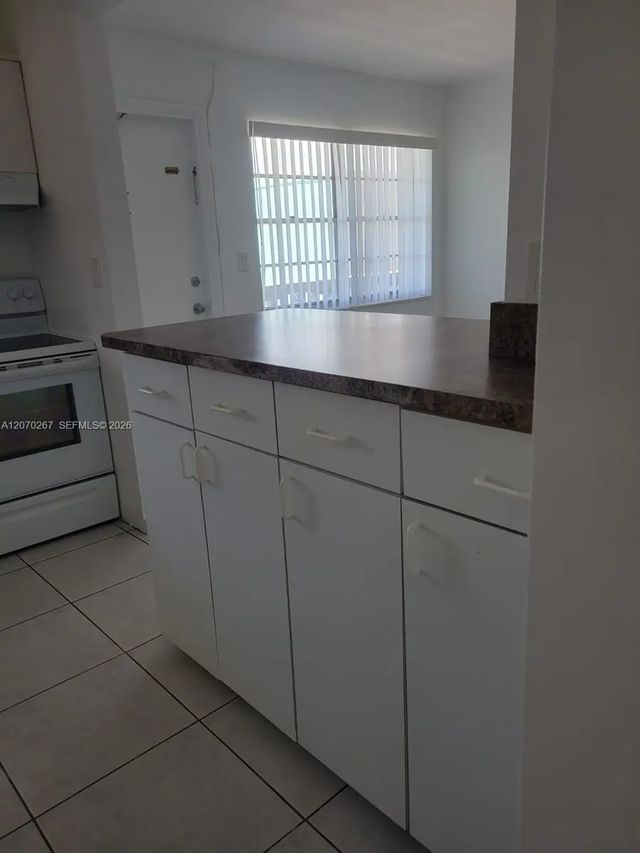 3 of 28 - 7620 Carlyle Avenue #604, Miami Beach, FL