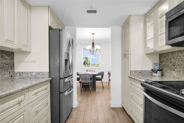 5 of 51 - 2880 Ne 14th St Causeway #311, Pompano Beach, FL