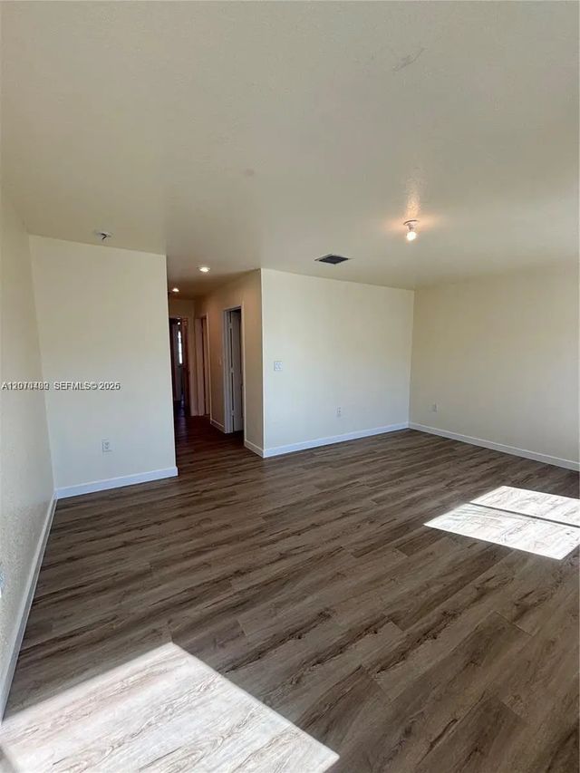 5 of 13 - 1021 Nw 5th Street, Florida City, FL