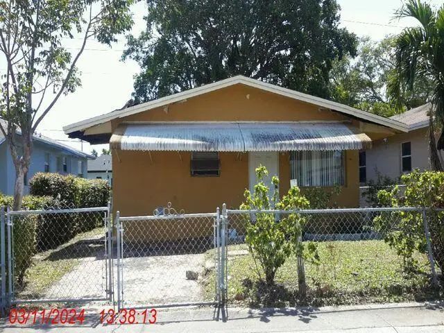 2236 Raleigh Street, Hollywood