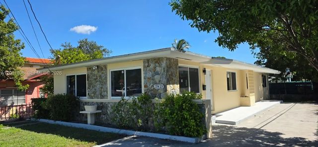 21 Nw 32nd Court, Miami