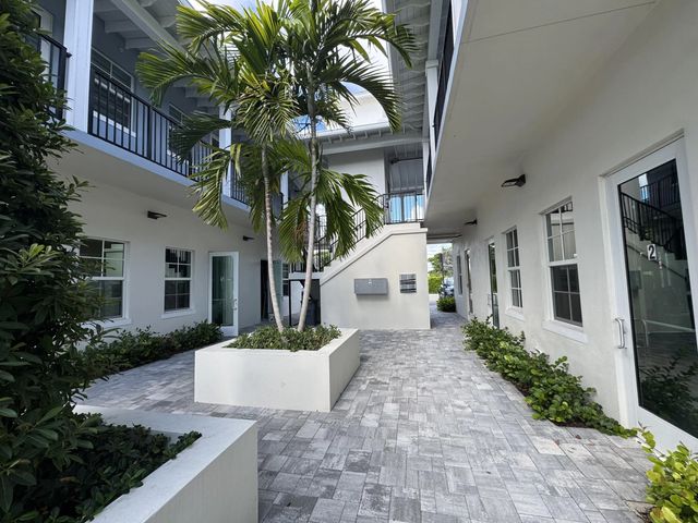 3 of 7 - 20 Nw 6th Avenue, Delray Beach, FL